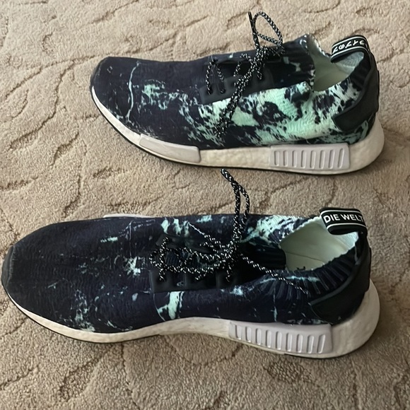 Adidas boost shoe - Picture 3 of 7